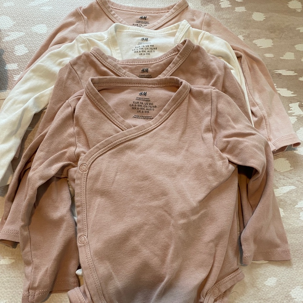 H&M organic cotton layette onesies 6-9 months